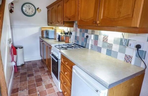 Youlgreave Cottage | RIVER COTTAGE, pet friendly, character holiday cottage in Youlgreave