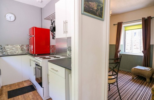 Port Talbot Cottage | RIVER COTTAGE, pet friendly, character holiday cottage in Cymmer