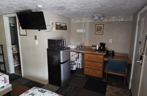 Grayling Hotel | River Country Motor Lodge