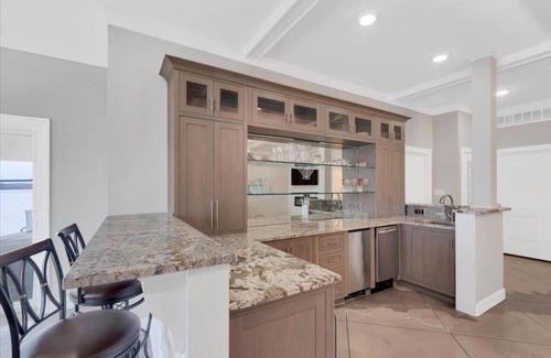 Jeffersonville House | River Den - Beautiful Views near Louisville