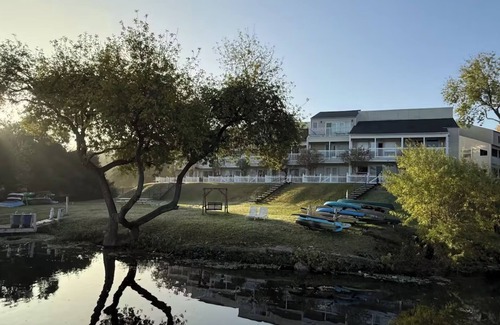 Riverside Condo | River facing loft, perfect for working & relaxing