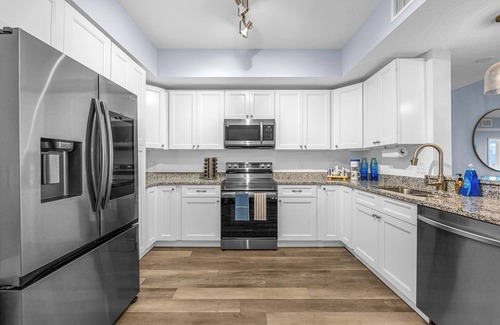 Merritt Island Condo | RIVER FLY IN: Sunshine Suite, Waterfront 2BR