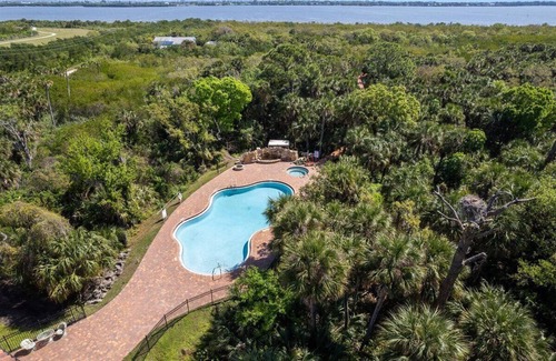Merritt Island Resort | River Fly-in
