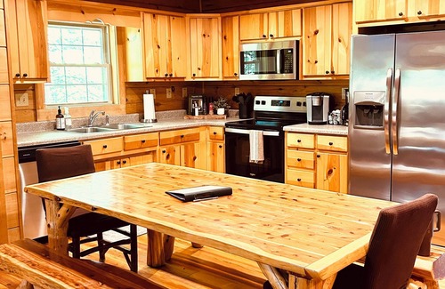 White Haven Cabin | River front cabin in the Pocono mountains with property access to D&L Trail