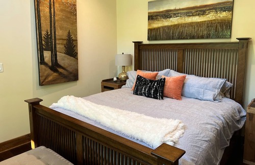 Elk Park Cabin | River front cabin in NC mountains, Pet-friendly, Access to river, and King Bed