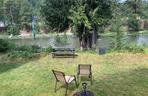 Leavenworth Cabin | River Front Cabin in Plain, close to Lake WenatcheennShort term rental #000168