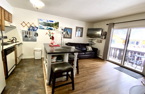 Estes Park Condo | River Front Cozy Condo near RMNP