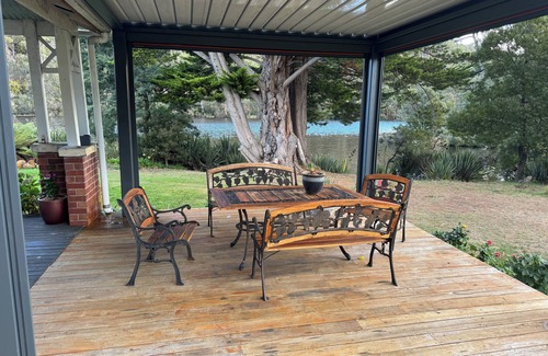 Huonville House | River Front Estate
