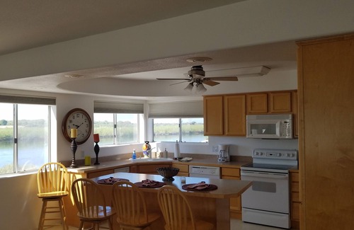 Earp House | River Front guest house with Ramp, Beach, Volleyball, and Gazebo on the Water