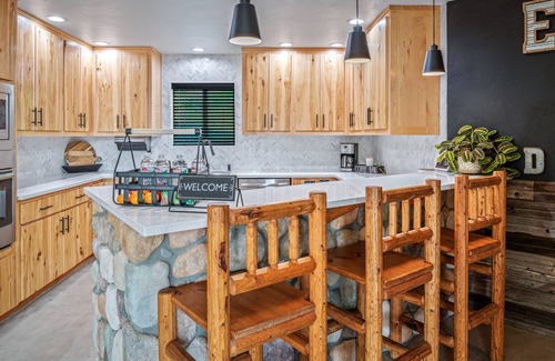 Post Falls House | River front home w/river access🎣🏊‍♀🚣‍♂️🐕🚵‍♀️