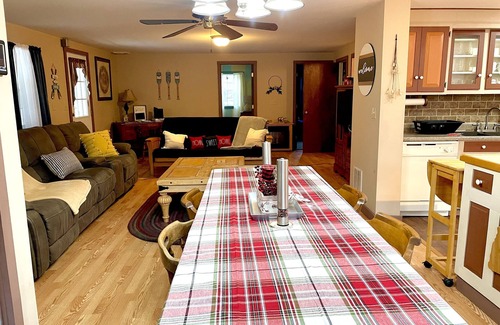 Center Ossipee House | River front house with HOT TUB!