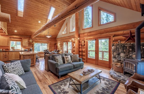 Leavenworth Cabin | River Front lodge close tonLeavenworth, winerys, golfnnnnnnSTR Permit # 000230