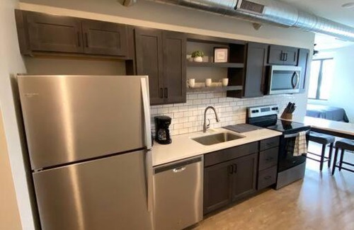 Downtown Apartment | River Front Luxury Furnished Studio Downtown QC