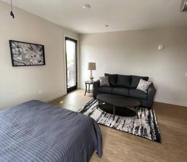 Downtown Apartment | River Front Luxury Furnished Studio Downtown QC