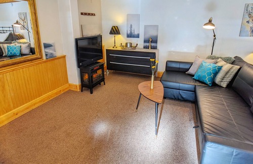 Downieville Apartment | River Front Suite Located in Historic Downieville