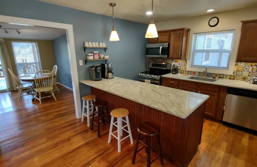 Hunt Cottage | River Front-Waterfalls-Outdoor Fireplace-WiFi