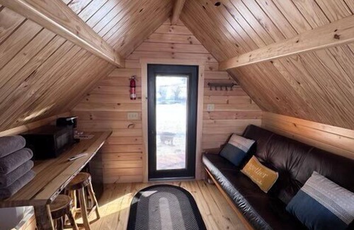 Lava Hot Springs Hotel | River Glamping Cabin (River Access)