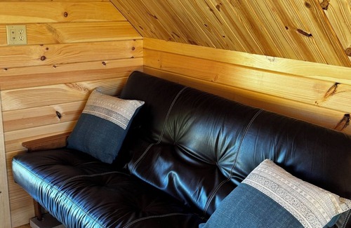 Lava Hot Springs Hotel | River Glamping Cabin (River Access)