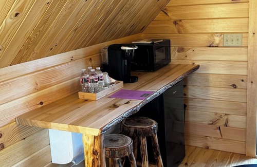 Lava Hot Springs Hotel | River Glamping Cabin (River Access)
