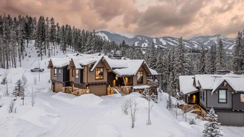 Breckenridge House | River Haus