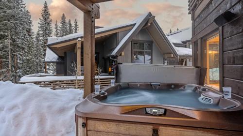 Breckenridge House | River Haus