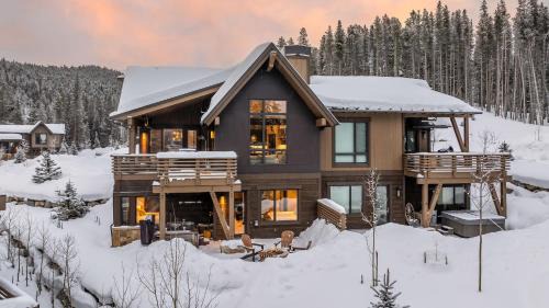 Breckenridge House | River Haus