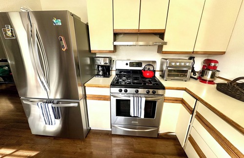 Guerneville House | River Haven: Hot Tub, Outdoor Lounge, Walk to Beach