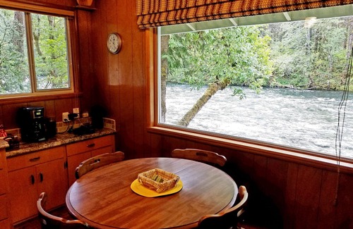Blue River House | River Haven on the McKenzie