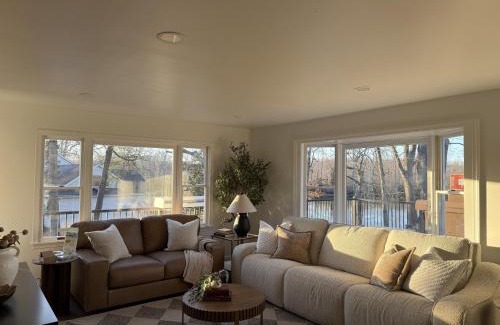 Golts House | River Heights Retreat