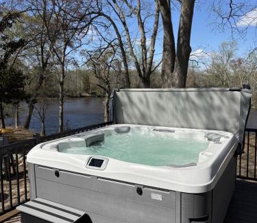 Golts House | River Heights Retreat
