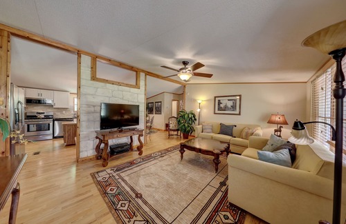 Center Point House | River Hollow Retreat