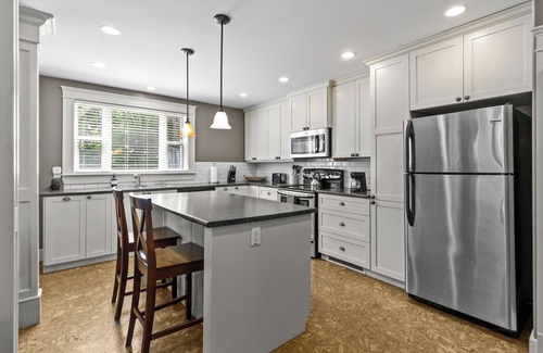 Terra Nova House | River House | 4BR | 2.5BA | Lrg Yard | 3 Car Park