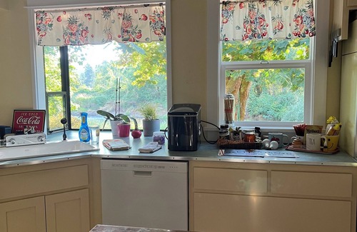 Marcola House | River house. Charming 3-bedroom house in Springfield.
