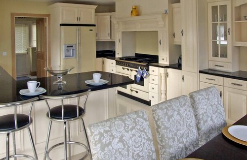 Sneem Cottage | RIVER HOUSE, family friendly, with open fire in Sneem, County Kerry