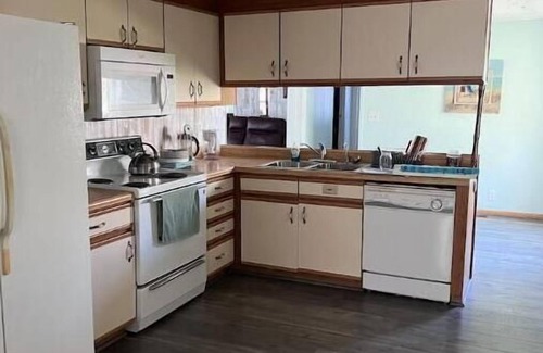 Astor House | River house Getaway