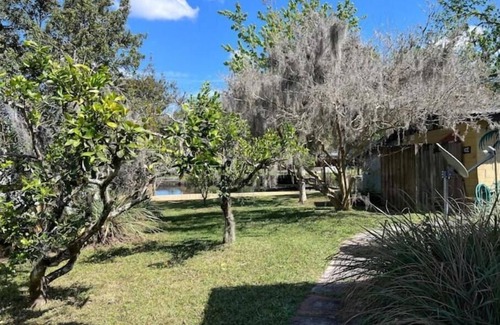 Astor House | River house Getaway