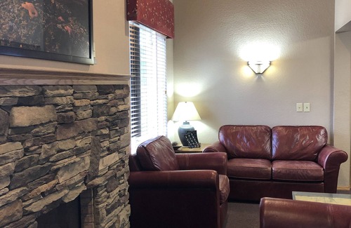 Florence Hotel | River House Inn, a Baymont by Wyndham