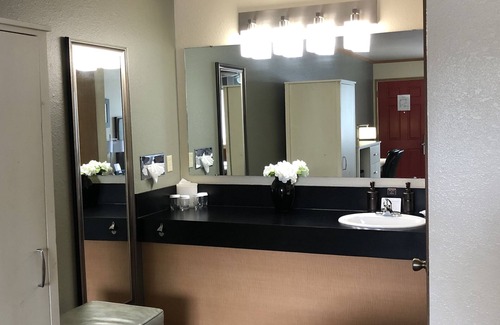 Florence Hotel | River House Inn, a Baymont by Wyndham