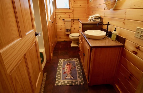 Kingfield Cabin | River House- Open Concept Cabin Sleeps 7-10 near Sugarloaf