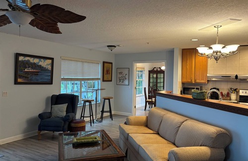 Sebastian House | River HousenEnjoy fishing, boating & birding from large family home on the river