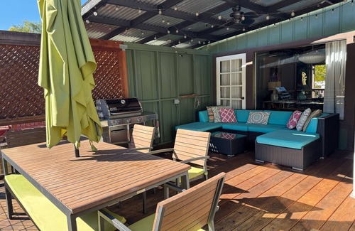 Guerneville House | River Lady - Beautifully Updated Cabin on the Russian River