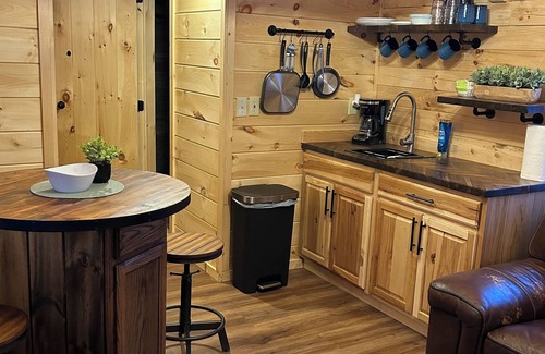 Town of Hope Cabin | River Life Cabin Rentals: B