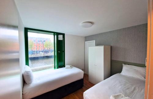 Temple Bar Apartment | River Liffey Apartment in Temple Bar