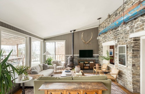 Catskill Villa | River Lodge by AvantStay | 11 BR Historic Estate w/ Pool & Views of Hudson!
