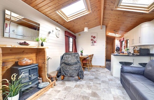 Barbrook House | River Lodge - Two Bedroom House, Sleeps 4