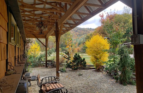 Highlands House | River Love π Tiny Adventure *HighlandsnCullasaja River Gorgensame day bookings