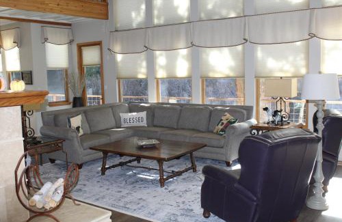 Red River House | River Lyric Lodge