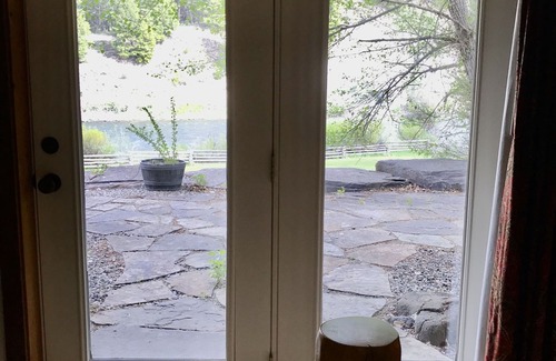 Stanley House | RIVER MAGIC! Riverfront Private Retreat—Fish and Kayak from the Backyard!