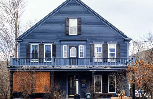 Warren House | River Moon Retreat - Historic House with 8 Bedrooms, Hot Tub, On The River, High Speed WiFi
