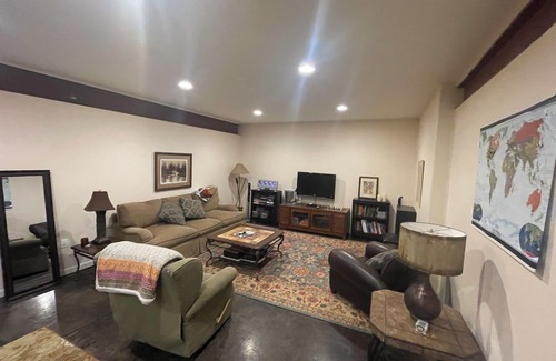 Jamestown House | River/Mountain Getaway-Private, Large,In-Law Suite